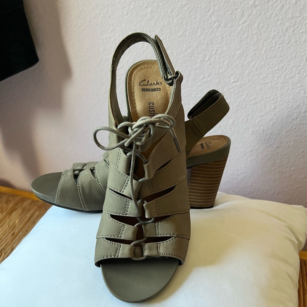 Shoes - Picture 2 of 5